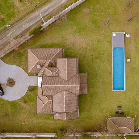 Villa Grand House *