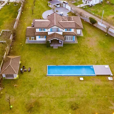 Grand House *